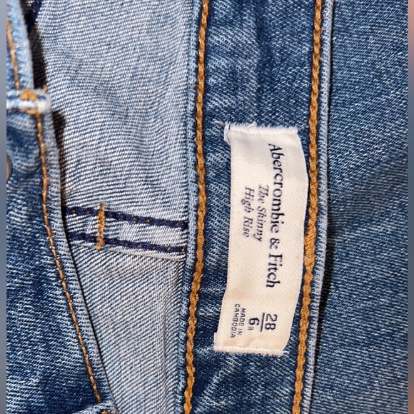 Abercrombie & Fitch Skinny High Rise Jeans. Size 6/28. Perfect condition. - Picture 4 of 5